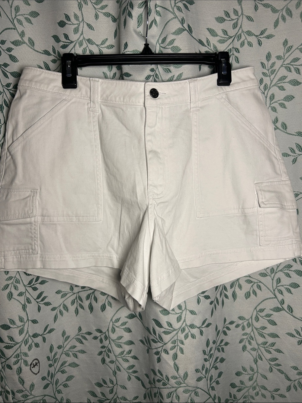 Hollister White Men's Cargo Shorts
